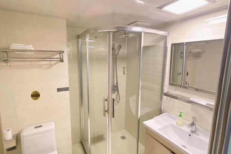 Bathroom 5, Jinyuan Motel, Wenzhou