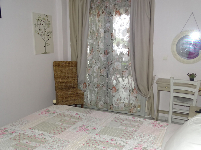Bedroom 4, Blue Dreams, Central Greece