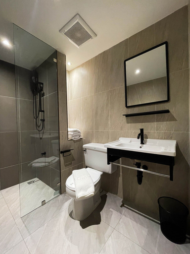 Bathroom 5, We Hotel , Bang Kapi