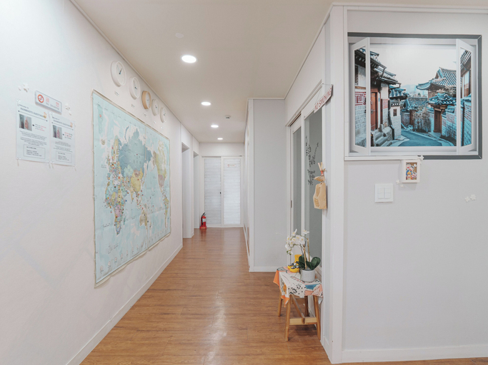 Others 5, Rainbootsguesthouse, Jung