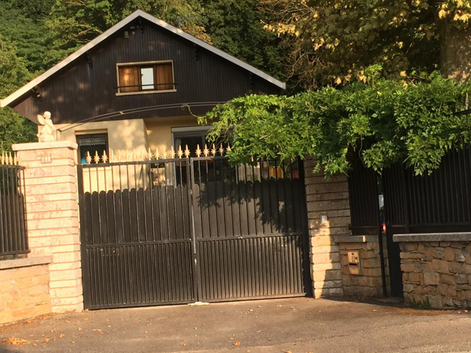 Others 3, Comme a la maison !, Rhône