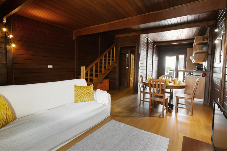 Bedroom 2, Unique Wooden Cottage, Óbidos