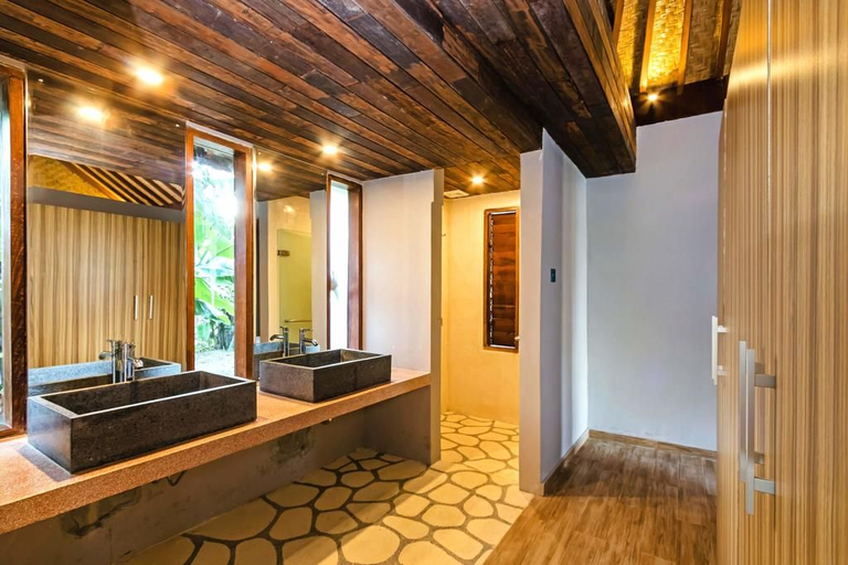 Bathroom 5, Kashantee Village, Badung