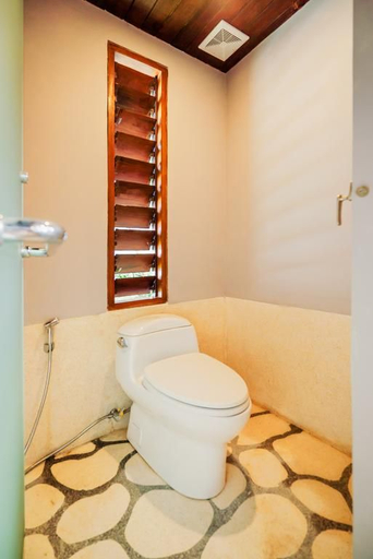 Bathroom 5, Kashantee Village, Badung