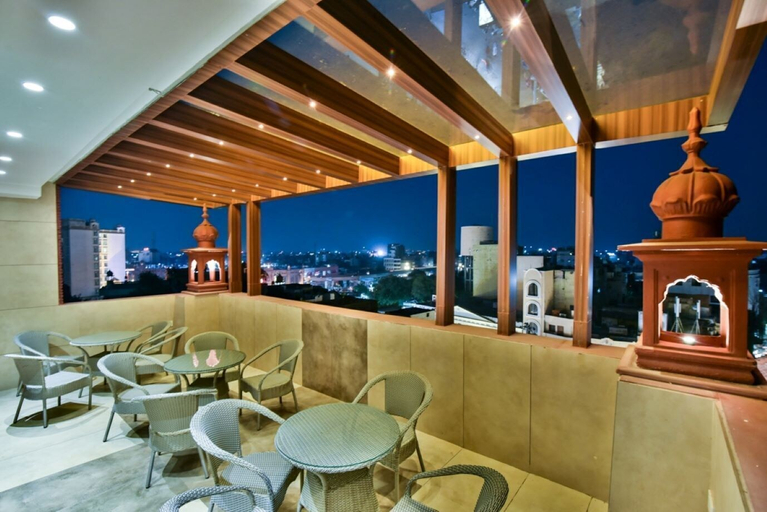 Food & Drinks, HOTEL KANDA CONTINENTAL, Amritsar