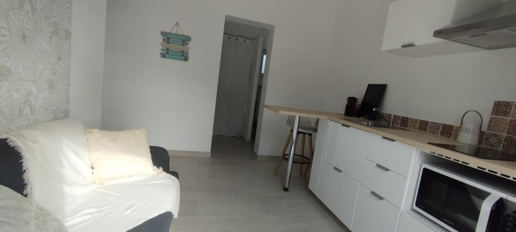 Others 5, Au Cabanon, Gard