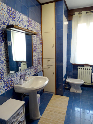Others 4, Casa Damoli, Verona