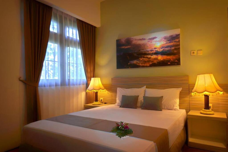 Bedroom 2, Pinehill Holiday Home, Malang
