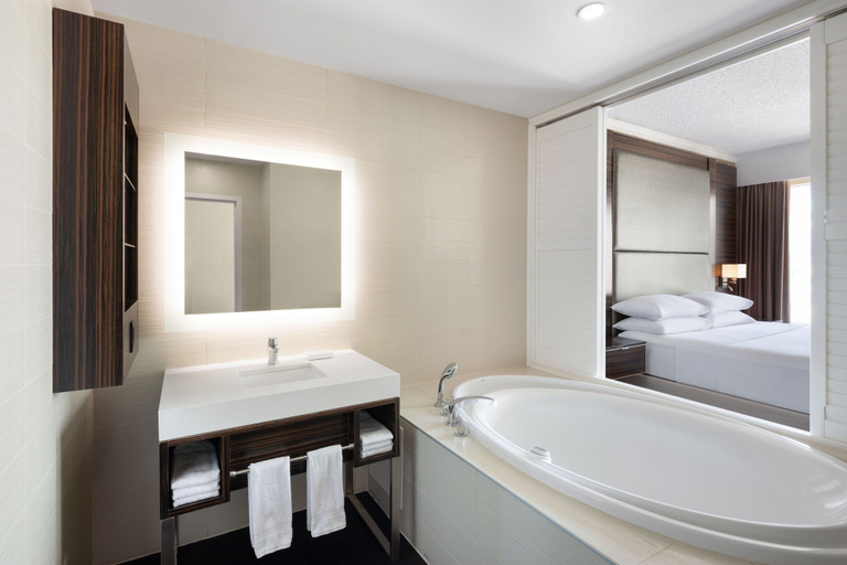 Bathroom 4, Delta Hotels by Marriott Edmonton Centre Suites, Division No. 11