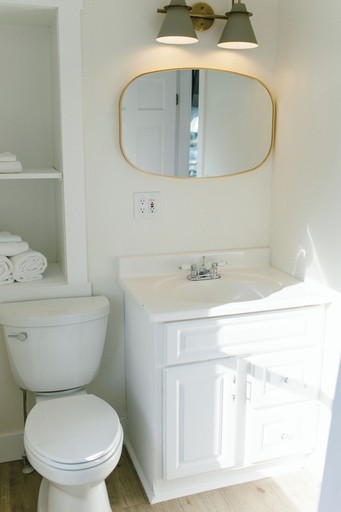 Bathroom 4, Greenleaf Inn, Lincoln
