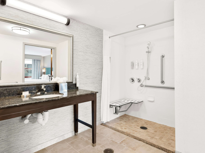 Bathroom 5, Hampton Inn & Suites Lake Placid, Essex