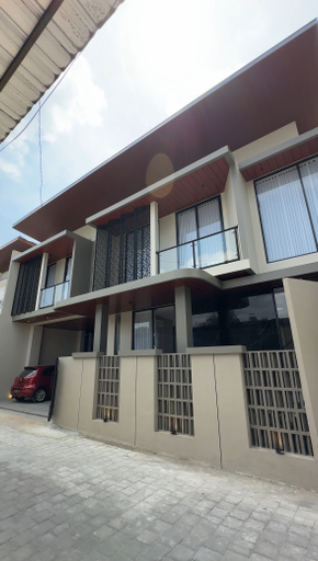 Exterior & Views 2, Rumah Katamaran Guesthouse Jogja, Sleman