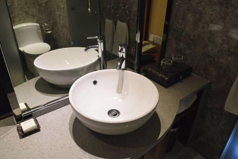 Bathroom 4, Guanhe International Hotel, Shijiazhuang
