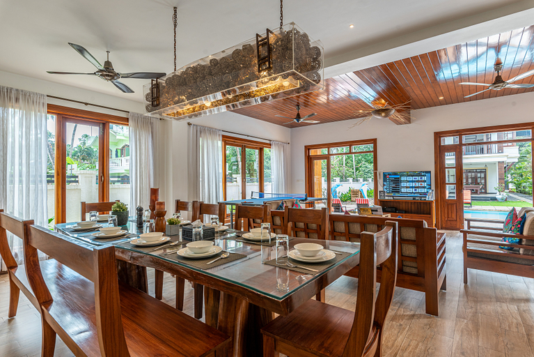 Food & Drinks 2, Villa Calangute Phase 11, North Goa