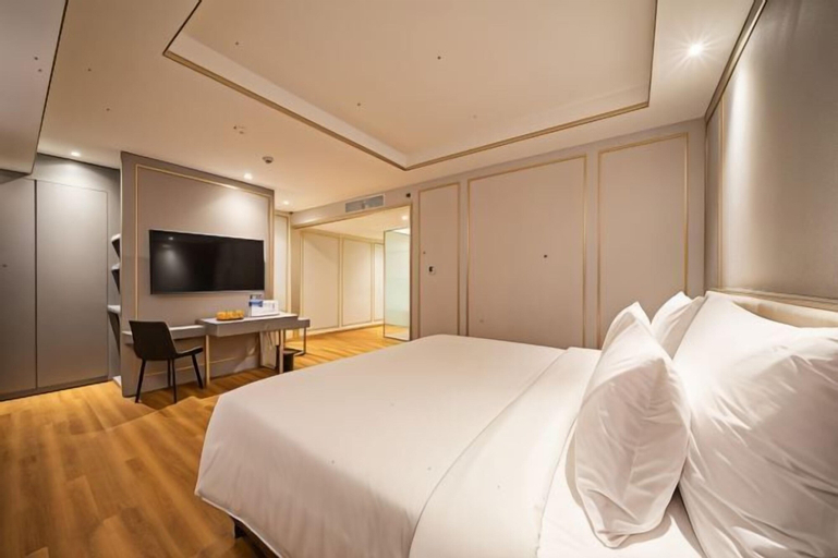 Bedroom 28