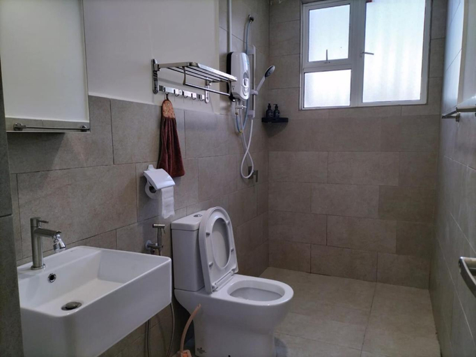 Bathroom 4, Mahkota Valley Indera Mahkota Kuantan #Netflix, Kuantan