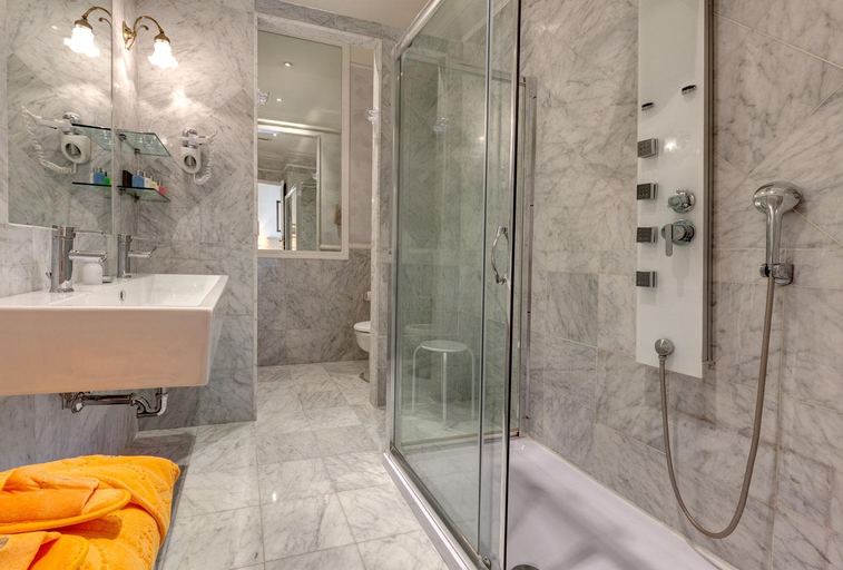 Bathroom 4