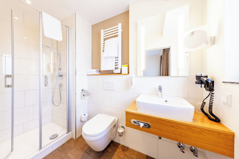 Bathroom 4, Maingau Hotel, Frankfurt am Main