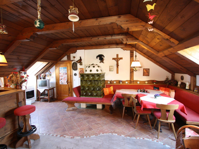 Others 4, Apartment in Lungau Near Ski Bus and Forest, Tamsweg