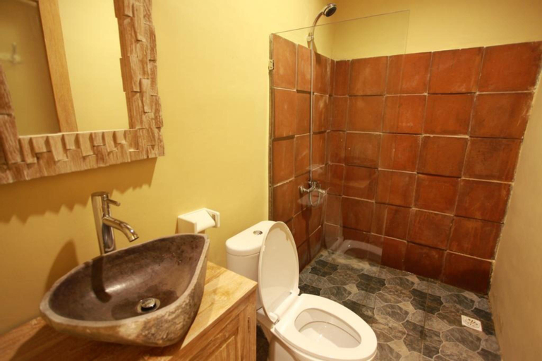 Bathroom 13
