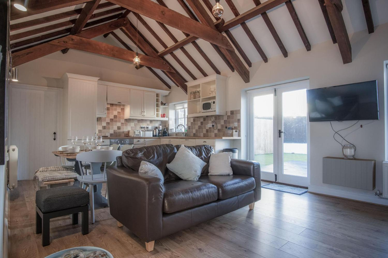 Others 4, The Old Stables - 3 Bedroom Cottage - Angle, Pembrokeshire