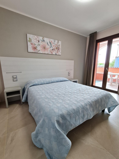 Others 5, Le Anfore di Nora Domo, Cagliari