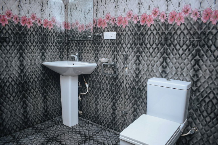 Bathroom 4, Dudley Nature Resort, Hingurakgoda