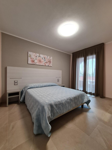 Others 4, Le Anfore di Nora Domo, Cagliari