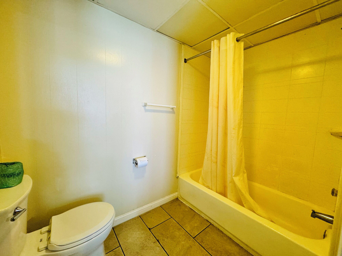 Bathroom 3, Sea Gem Motel and Apartments, Ocean