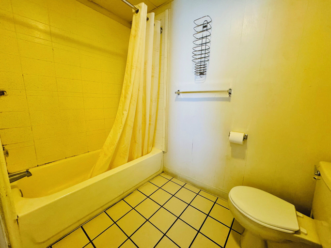 Bathroom 3, Sea Gem Motel and Apartments, Ocean