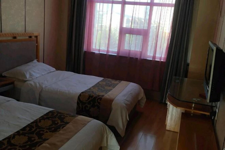 Bedroom 2, Jingbian Blue Diamond Business Hotel, Yulin