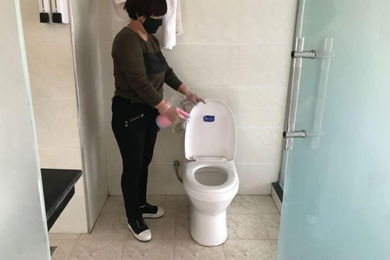 Bathroom 3, Civil rights Holiday Inn, Shangqiu