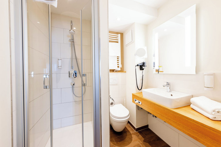 Bathroom 4, Maingau Hotel, Frankfurt am Main