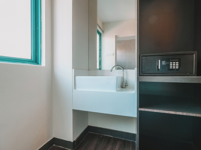 Bathroom 3, A Hotel Desker, Singapore