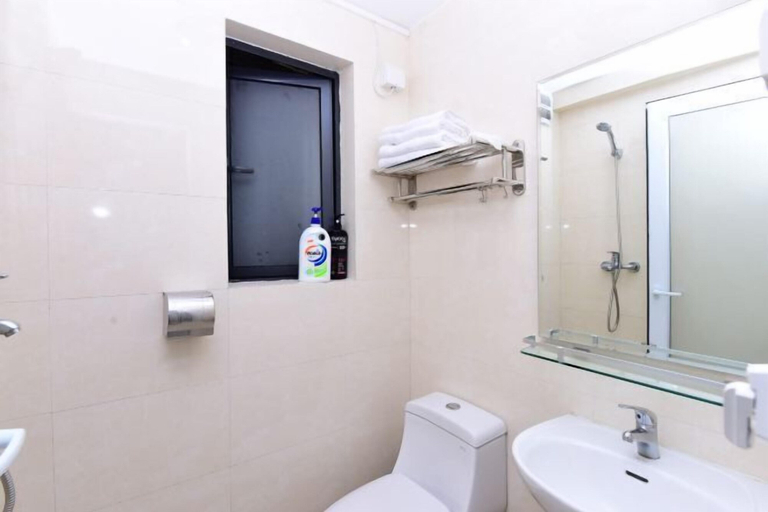 Bathroom 3, Shanghe Apartment (Shenzhen Science and Technology Park MixC World), Shenzhen