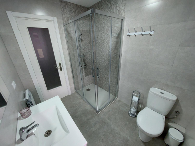 Bathroom 3, Acea Nova 3, Lugo