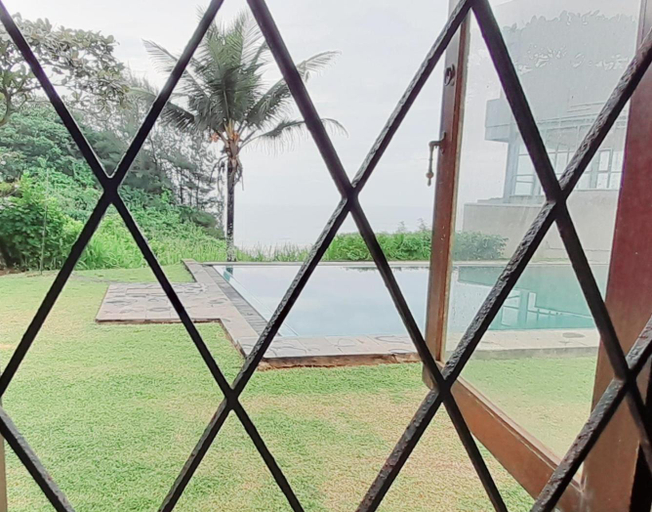 Others 2, Isuru Holiday Inn, Matara Four Gravets