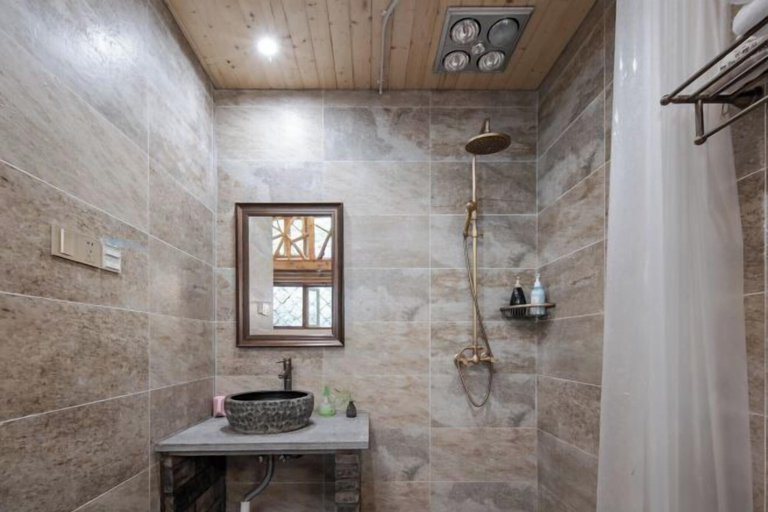 Bathroom 3, Moganshan Xiyuan Inn, Huzhou