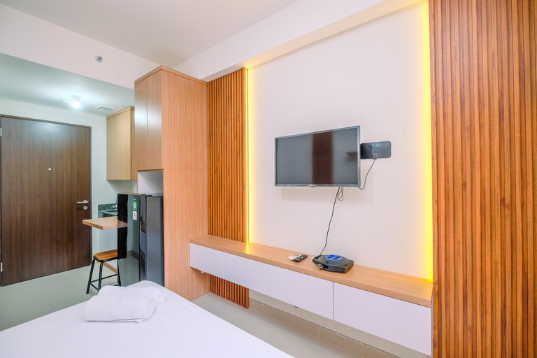 Bedroom 2, Simply and Nice Studio at Transpark Cibubur Apartment By Travelio, Depok
