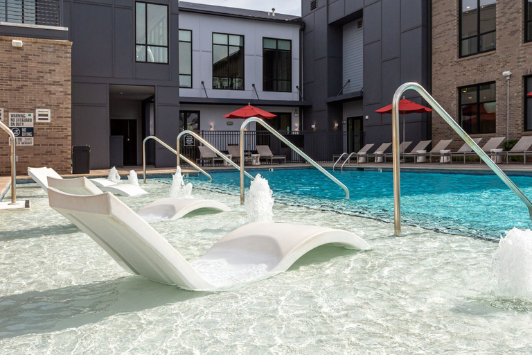 Sport & Beauty 2, Kasa FreeMoreWest Charlotte, Mecklenburg