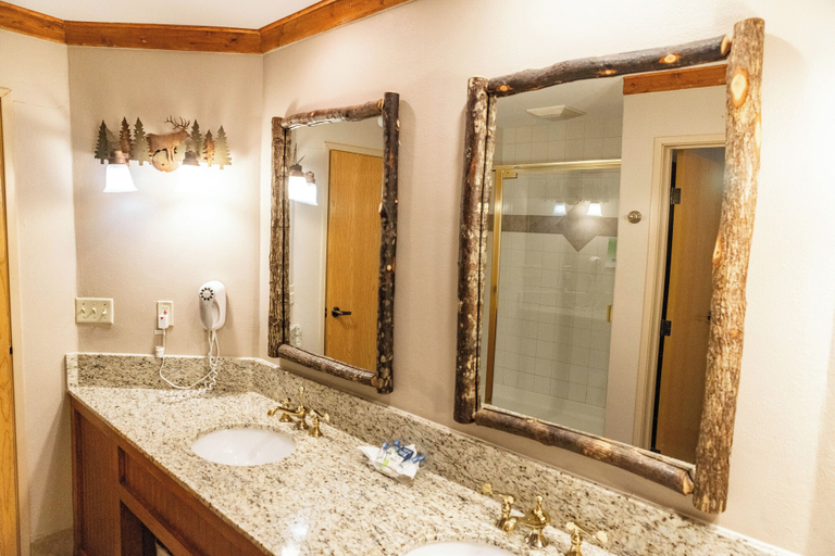 Bathroom 4, Splash Universe Resort, Monroe