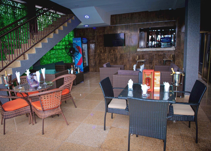 Food & Drinks 4, Prince Xclusive Royale Hotels, AwkaSout