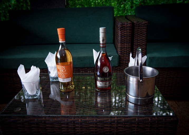 Food & Drinks 4, Prince Xclusive Royale Hotels, AwkaSout