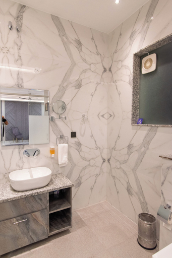 Bathroom 3, Hotel Miracle Resorts, Shahid Bhagat Singh Nagar