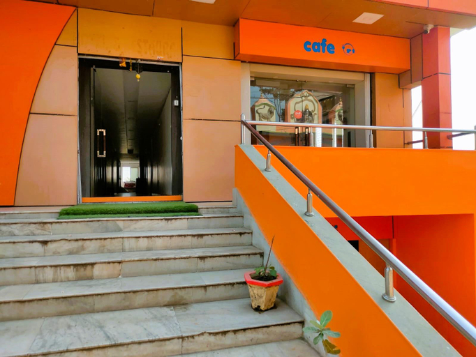 Others 4, Chakra Nayan Tara Sonu Inn, Birbhum