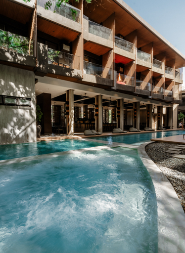 Sport & Beauty 3, The Funny Lion -El Nido, El Nido