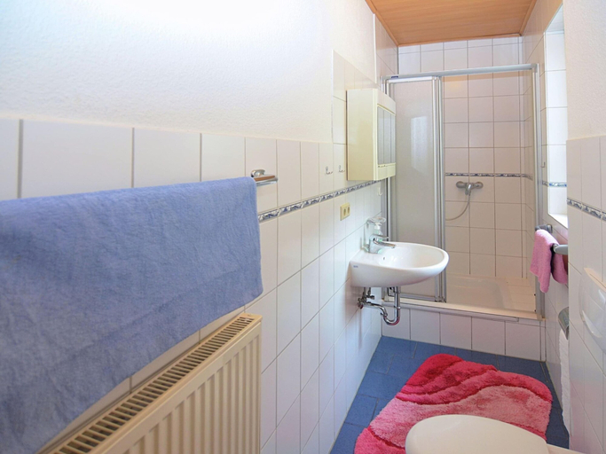 Bathroom, Sonnige Ferienwohnung in Huddingen in Waldnahe, Waldeck-Frankenberg