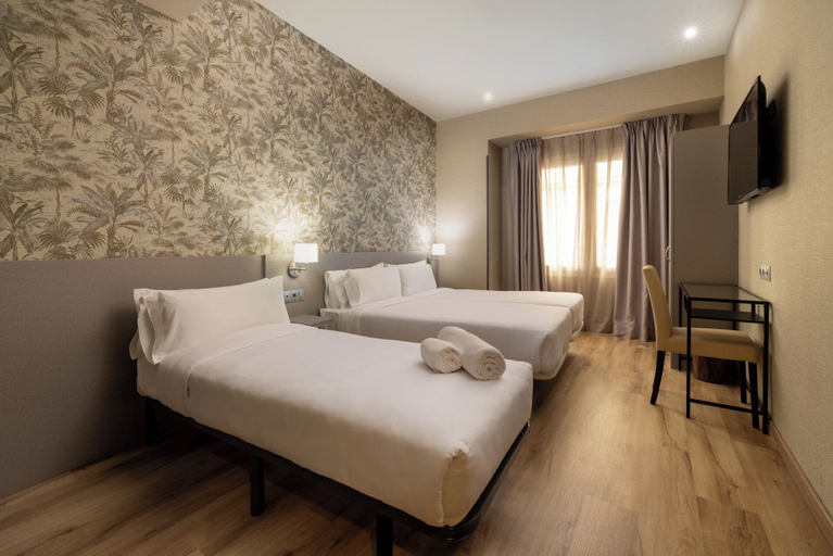 Bedroom 3, Hotel Avenida Gran Via, Madrid