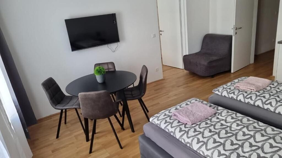 Room 2, City Home, Wien