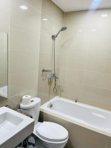 Bathroom 4, Mactan Newtown  Condoterl, Lapu-Lapu City